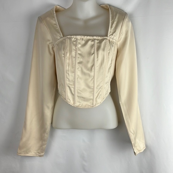 Missguided Satin Cut Out Detail Corset Crop Top Blouse in Cream Size 8 - NEW - Picture 4 of 10